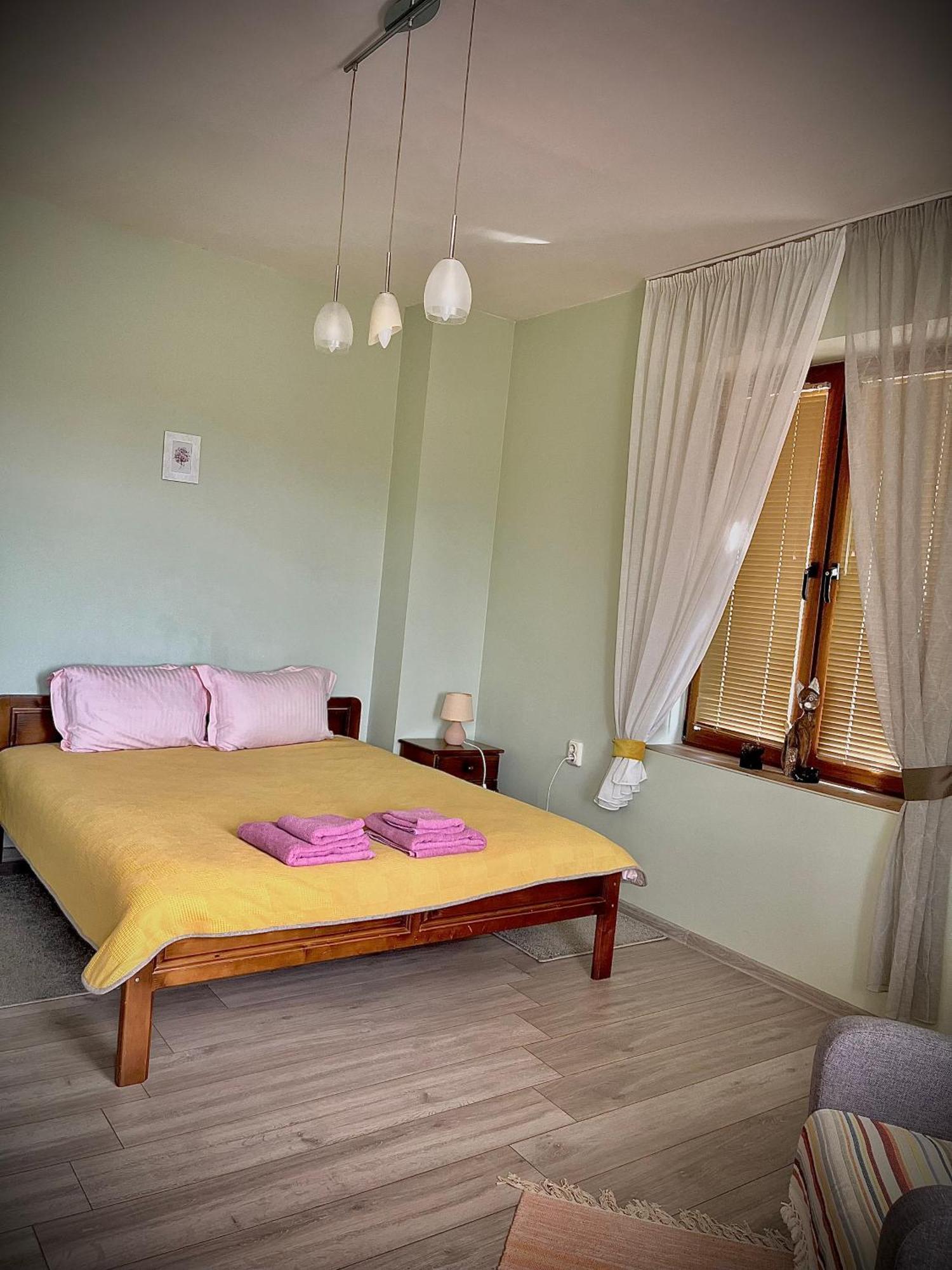 The Sunny Guest House Of Veliko Tarnovo-Amazing View, Top Location Buitenkant foto